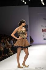 Model walk the ramp for Bhanuni by Jyoti Sharma Show at Wills Lifestyle India Fashion Week 2012 day 3 on 8th Oct 2012 (92).JPG